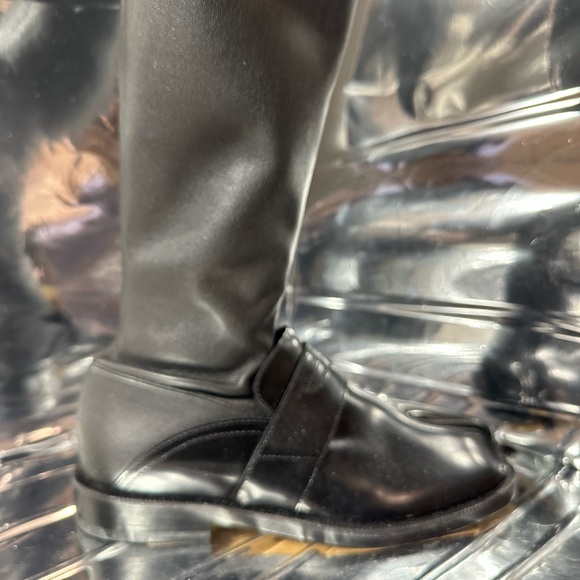 🚨3 DAY SALE 25% OFF‼️
Brand NEW Maison Margiela Tabi Boots - Black - Picture 9 of 13